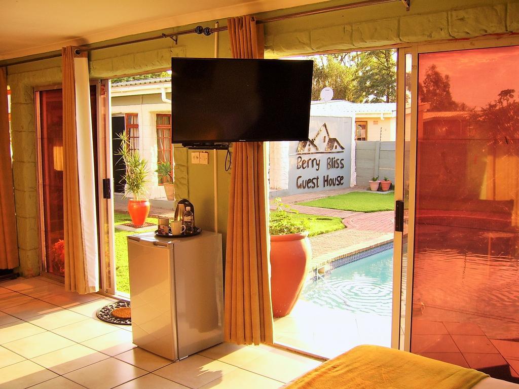 Berry Bliss Guest House Gaborone Exterior foto