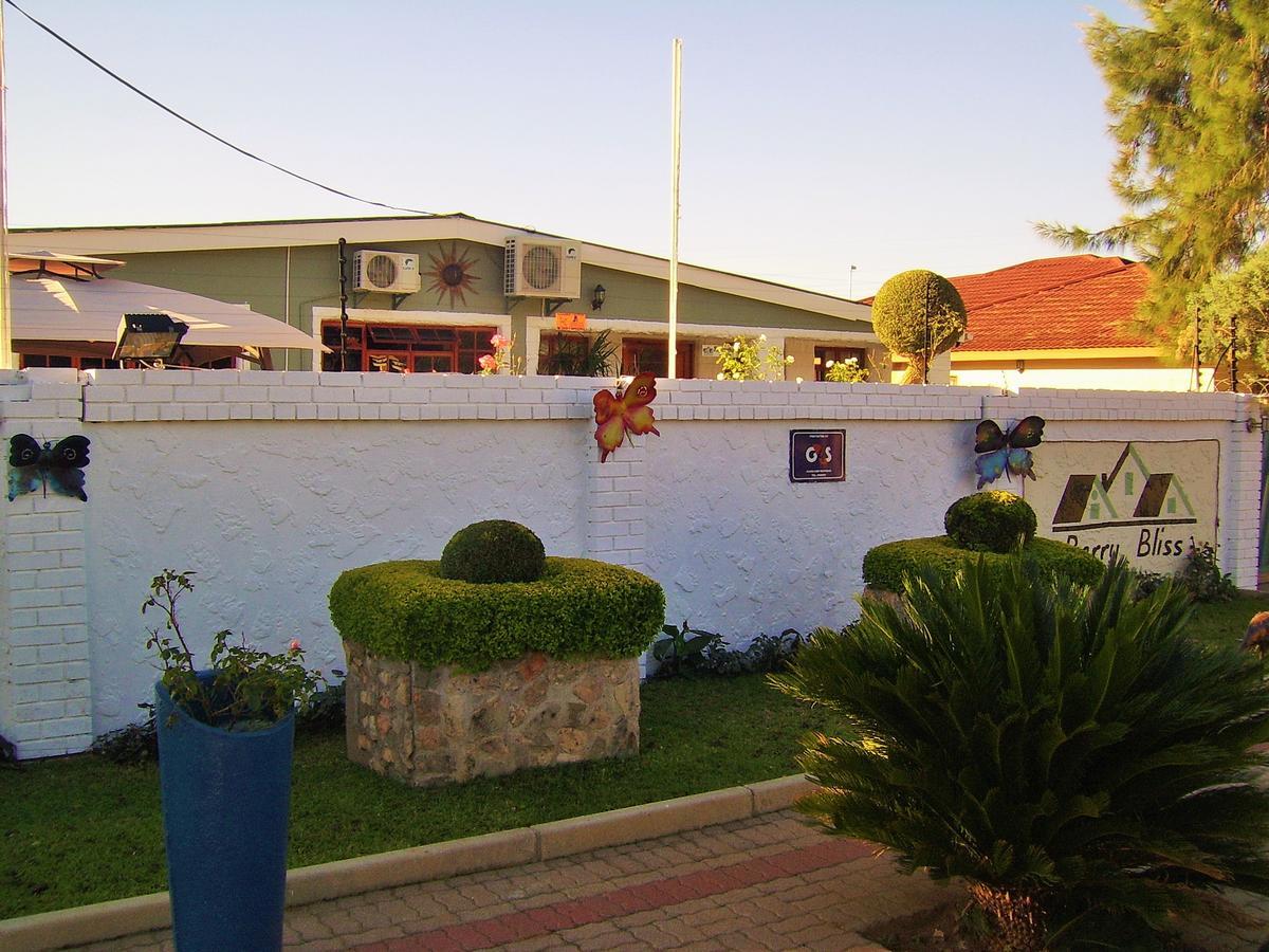 Berry Bliss Guest House Gaborone Exterior foto