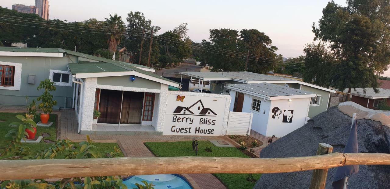 Berry Bliss Guest House Gaborone Exterior foto